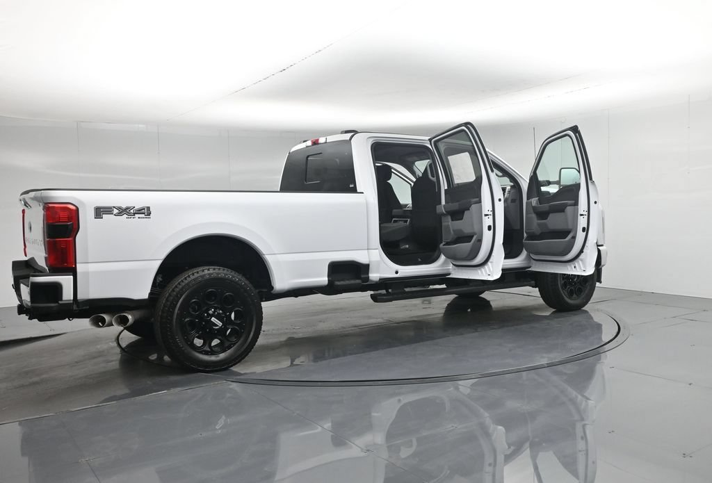 New 2026 Ford F350 XLT w/ XLT Premium Package AWD/4WD image 5