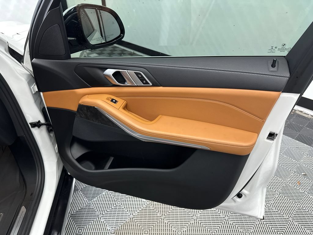 Used 2022 BMW X5 sDrive40i w/ Premium Package RWD image 16