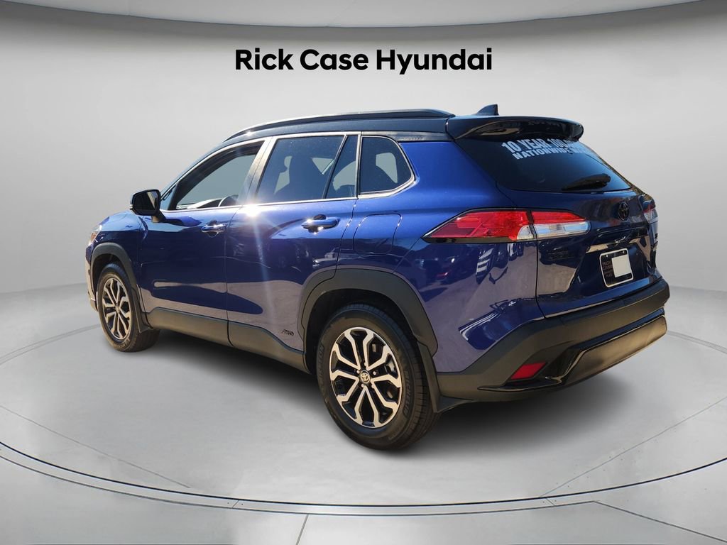 Used 2024 Toyota Corolla Cross SE image 8