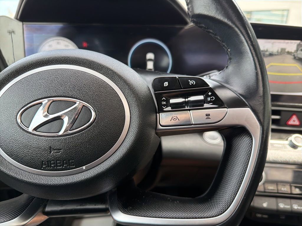 Used 2022 Hyundai Elantra Limited FWD image 32