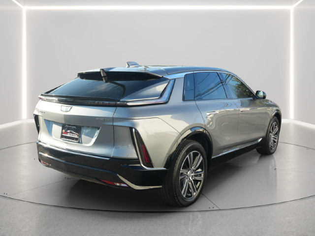 Used 2024 Cadillac Lyriq Luxury w/ LPO, Floor Liner Package AWD/4WD image 5