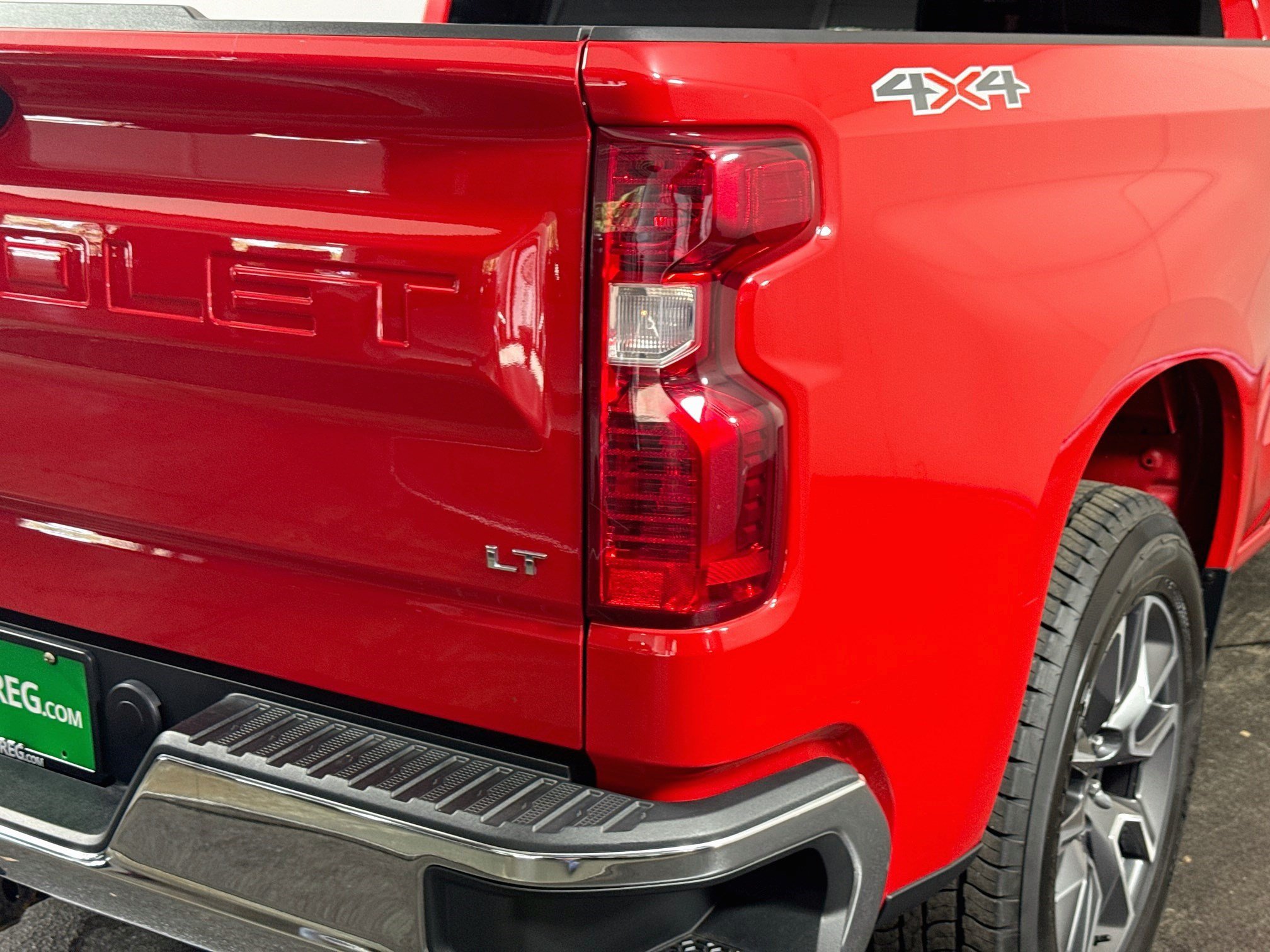 Used 2022 Chevrolet Silverado 1500 LT AWD/4WD image 33