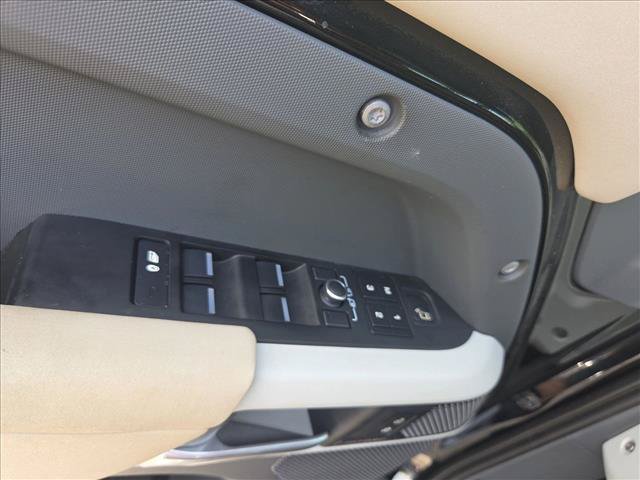 Used 2023 Land Rover Defender 110 X-Dynamic SE AWD/4WD image 13