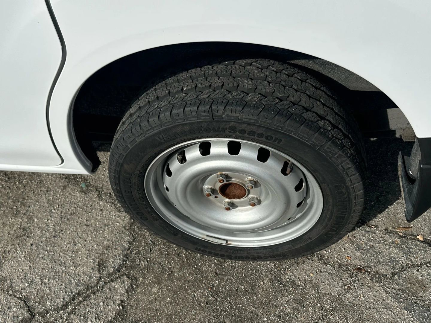 Used 2020 Nissan NV200 S w/ Sliding Glass Door Package image 31