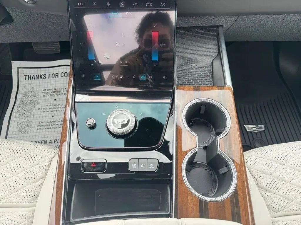 New 2026 Cadillac Escalade ESV Platinum Sport w/ LPO, ONYX Package image 27