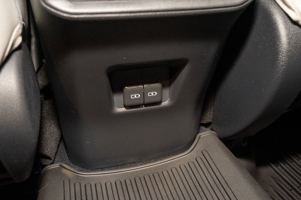 Used 2025 Toyota RAV4 XLE Premium image 8