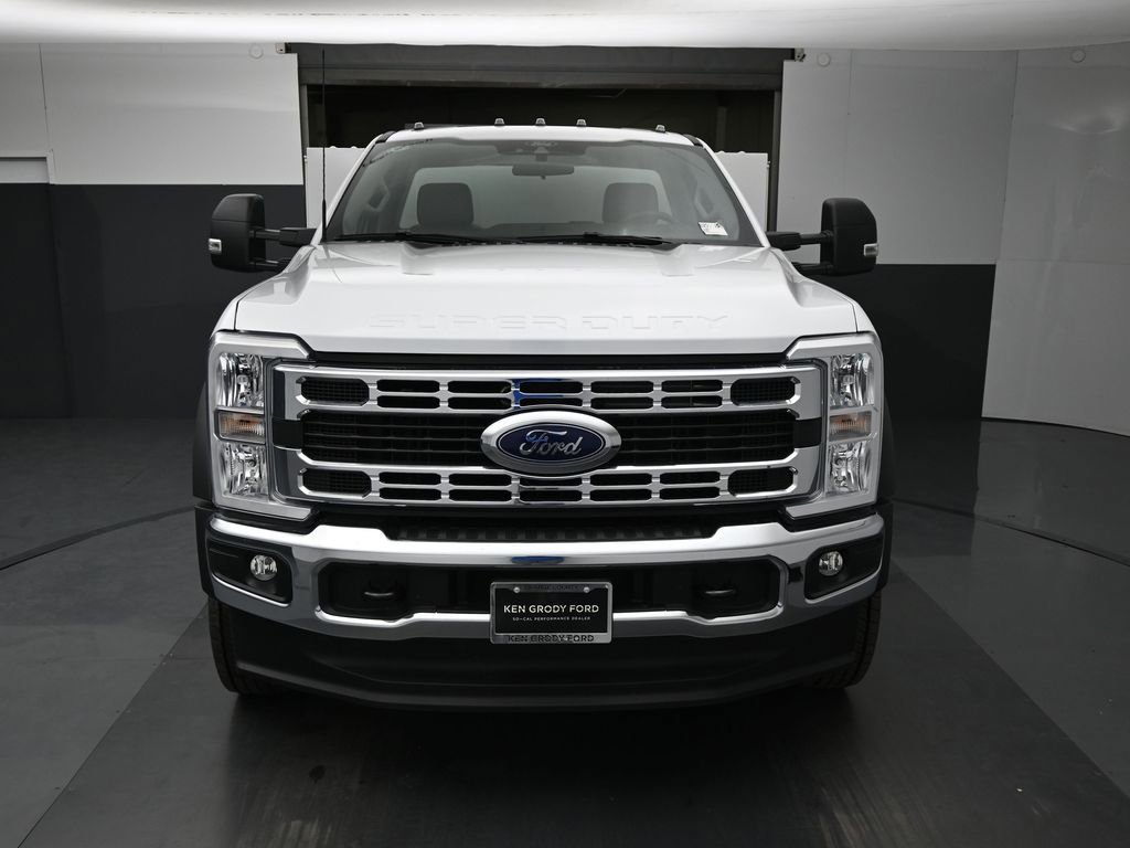 New 2025 Ford F550 2WD Regular Cab Super Duty w/ XL Chrome Package image 4