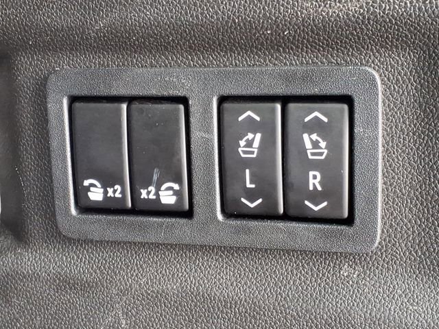 Used 2021 GMC Yukon Denali image 12