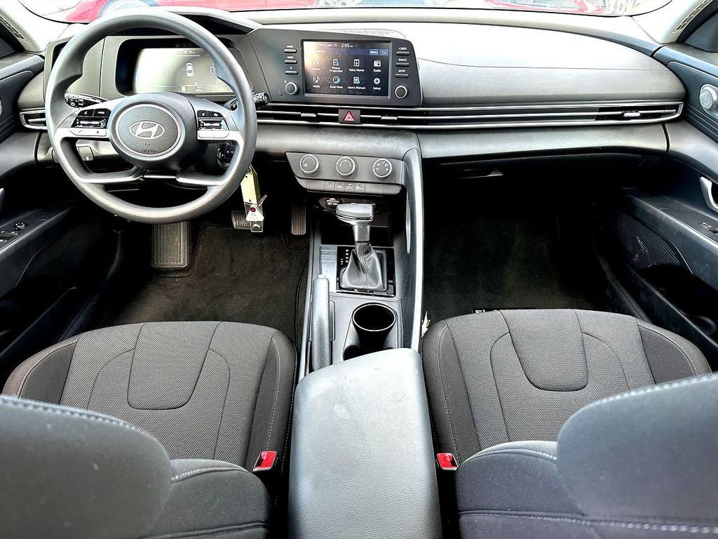 Used 2024 Hyundai Elantra SE image 22
