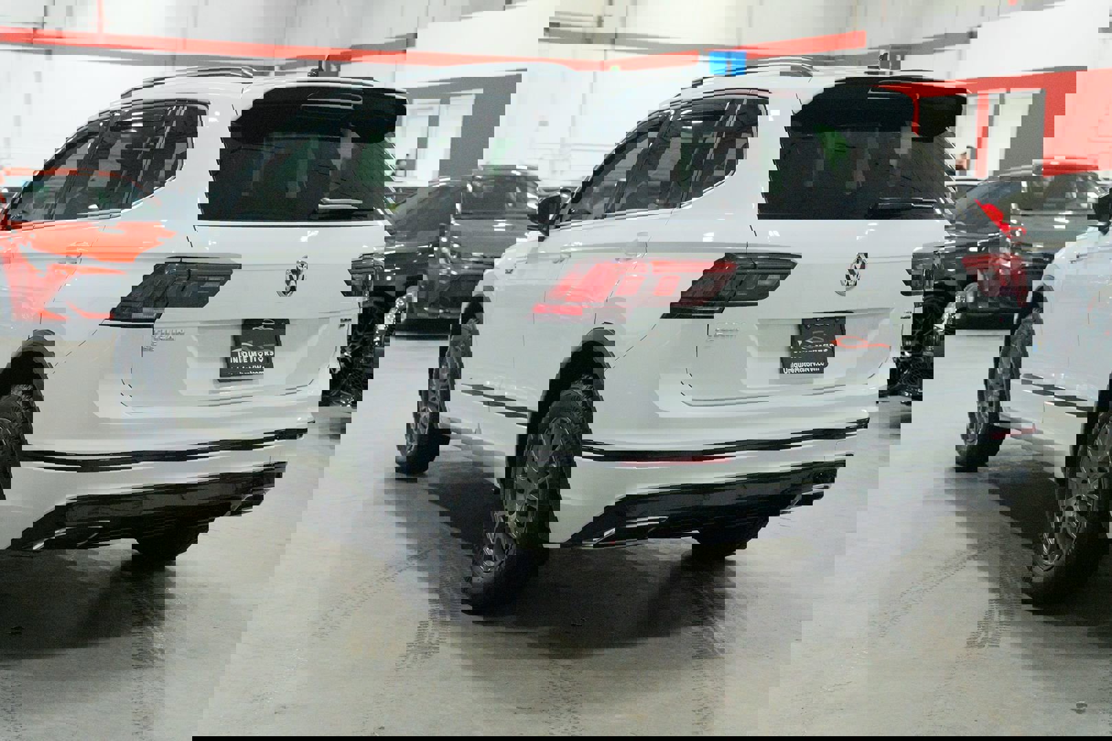 Used 2020 Volkswagen Tiguan SE R-Line w/ 3rd Row Seat Package image 4