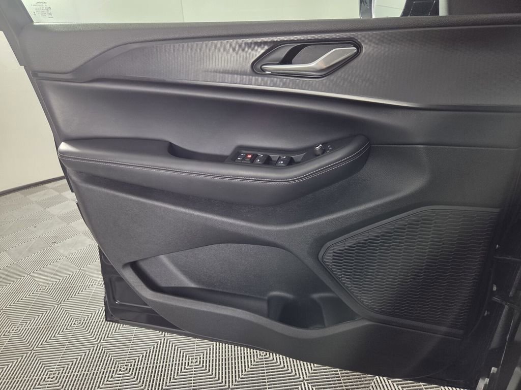 Certified 2024 Jeep Grand Cherokee Altitude image 22