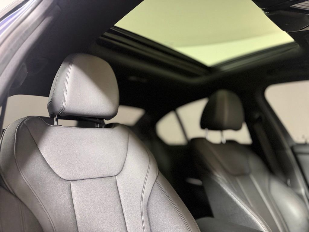 Used 2020 BMW 330i xDrive Sedan w/ Convenience Package image 11