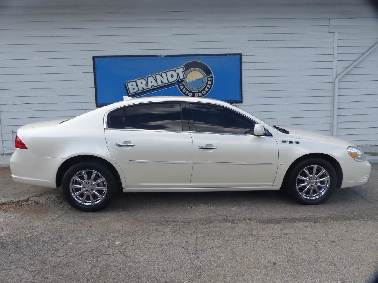 Used 2009 Buick Lucerne CXL FWD image 25