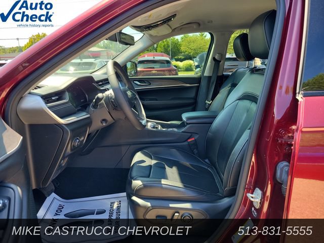 Used 2023 Jeep Grand Cherokee L Limited w/ Luxury Tech Group II AWD/4WD image 25
