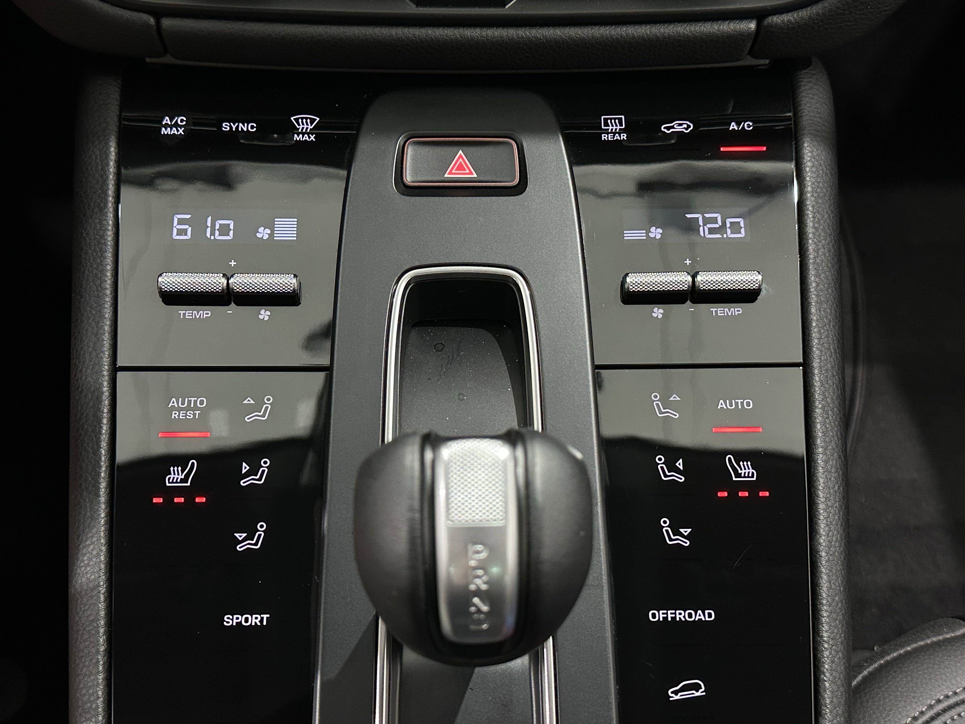 Certified 2024 Porsche Macan image 37