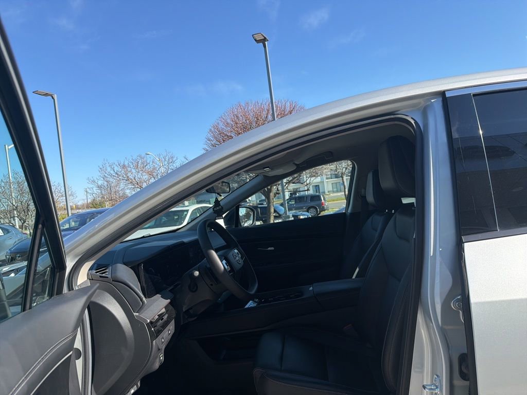 Used 2025 Nissan Murano SV image 30