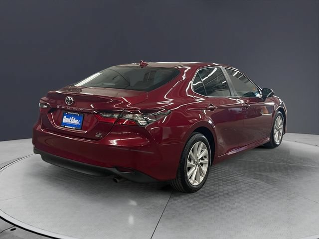 Used 2022 Toyota Camry LE w/ Cold Weather Package AWD/4WD image 5