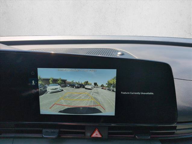Certified 2025 Hyundai Elantra Limited FWD image 15