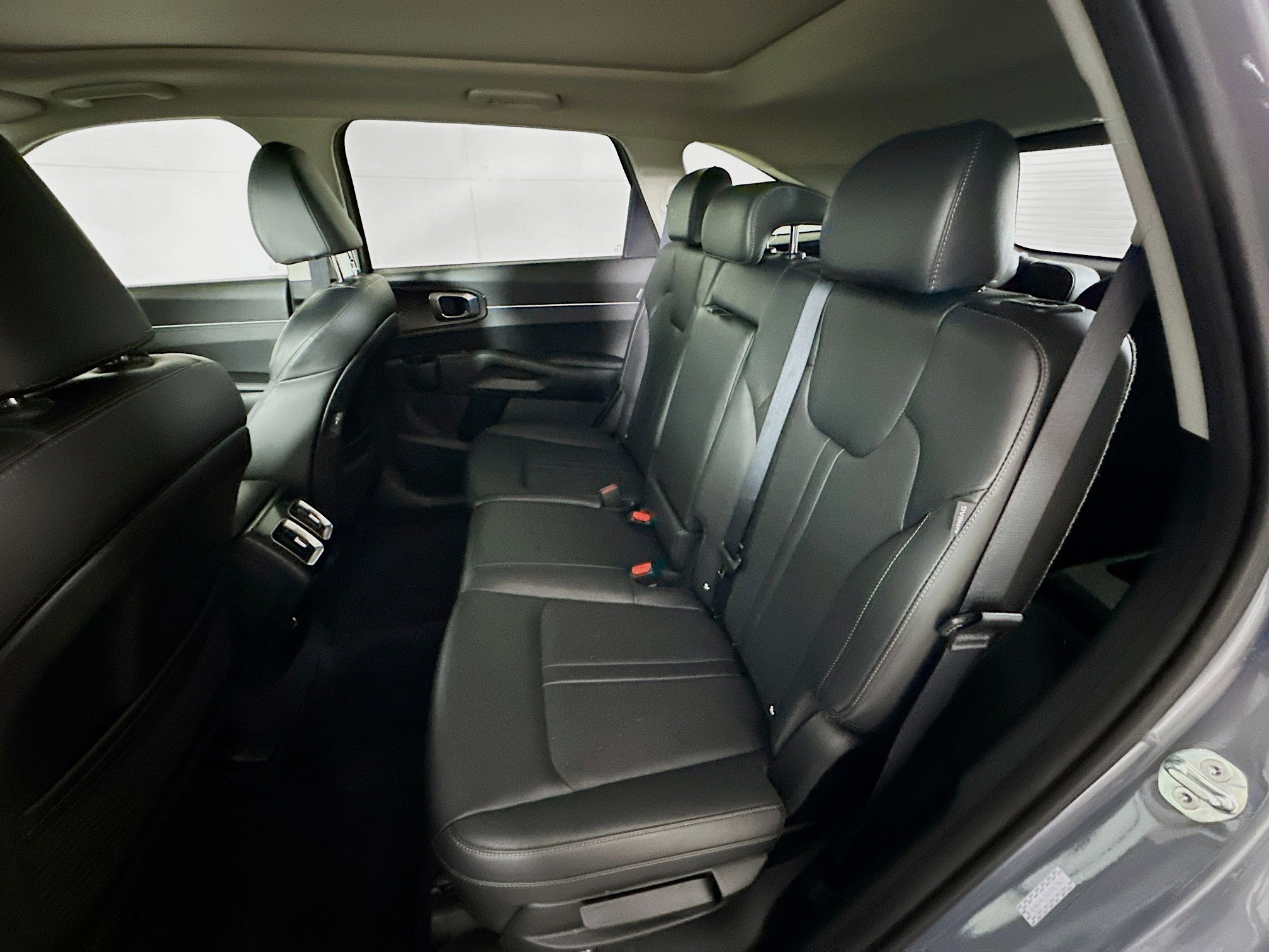 Used 2025 Kia Sorento S w/ Panoramic Sunroof Package image 29