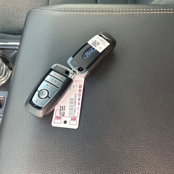 Used 2024 Ford F150 Lightning Flash w/ Max Trailer Tow Package image 24