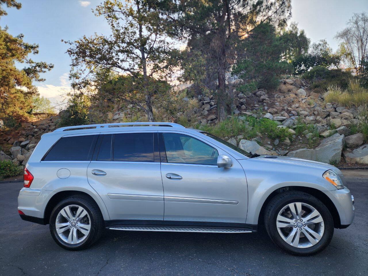 Used 2010 Mercedes-Benz GL 450 4MATIC image 8
