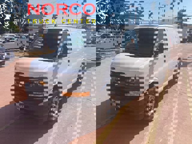 Used 2018 Chevrolet Express 2500 image 18