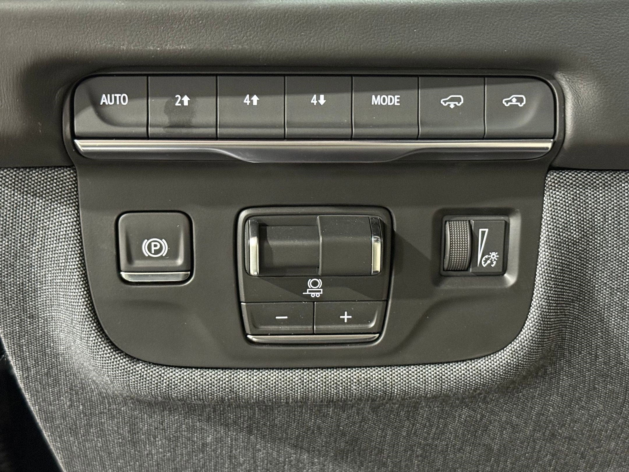 New 2026 Cadillac Escalade ESV Platinum Sport AWD/4WD image 17