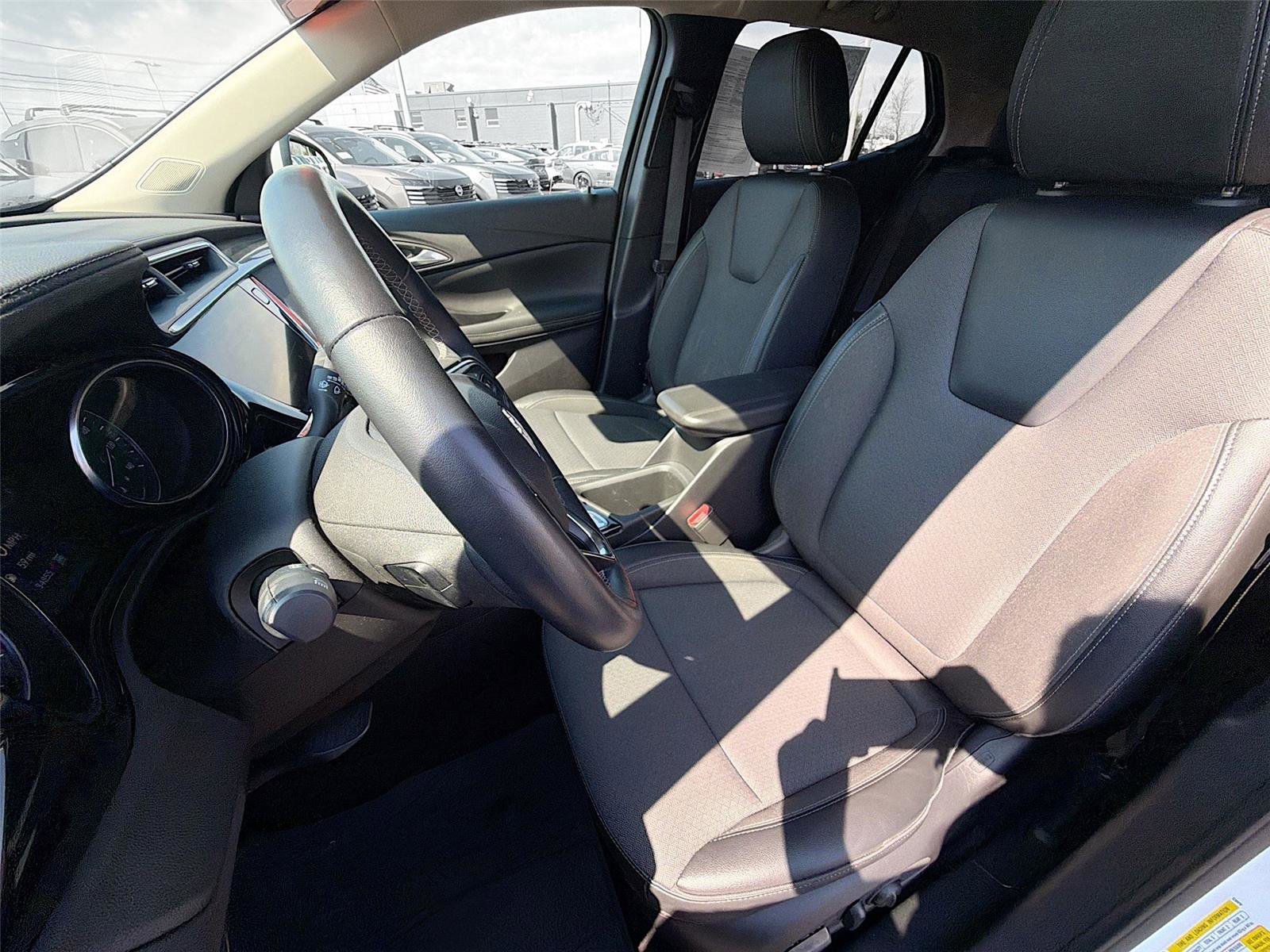 Used 2023 Buick Encore GX Select image 11