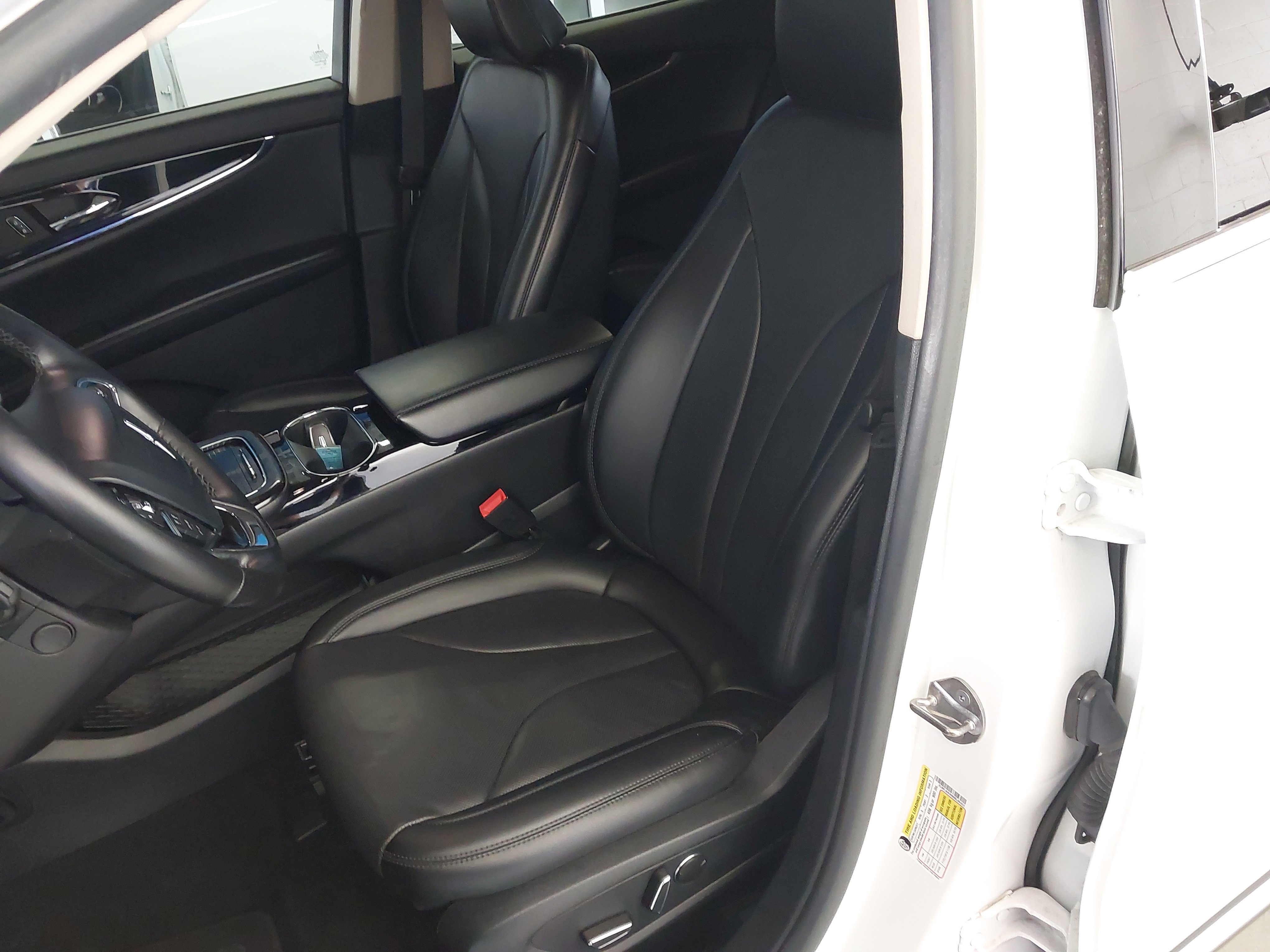 Used 2021 Lincoln Nautilus Reserve w/ Cargo Utility Package image 23