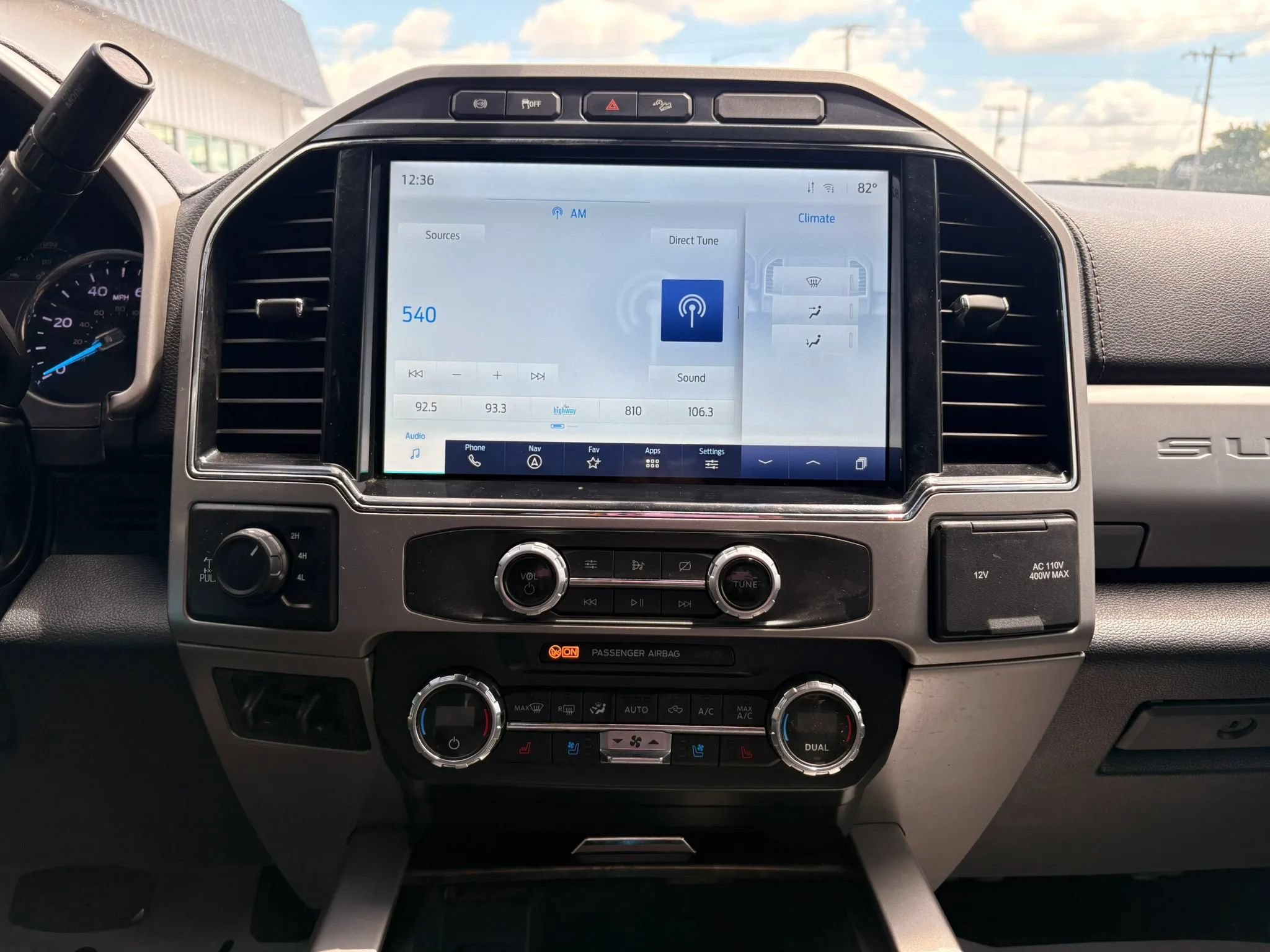 Used 2022 Ford F250 Lariat w/ Lariat Value Package AWD/4WD image 19