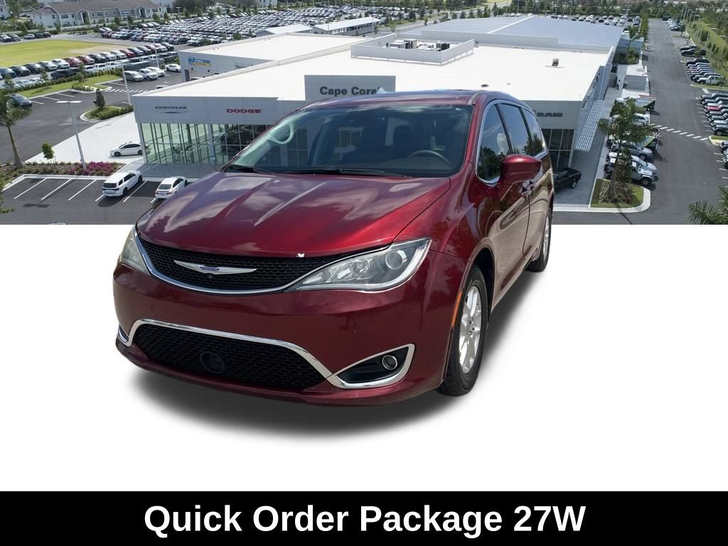 Used 2020 Chrysler Pacifica Touring w/ Advanced Safetytec Group FWD image 3