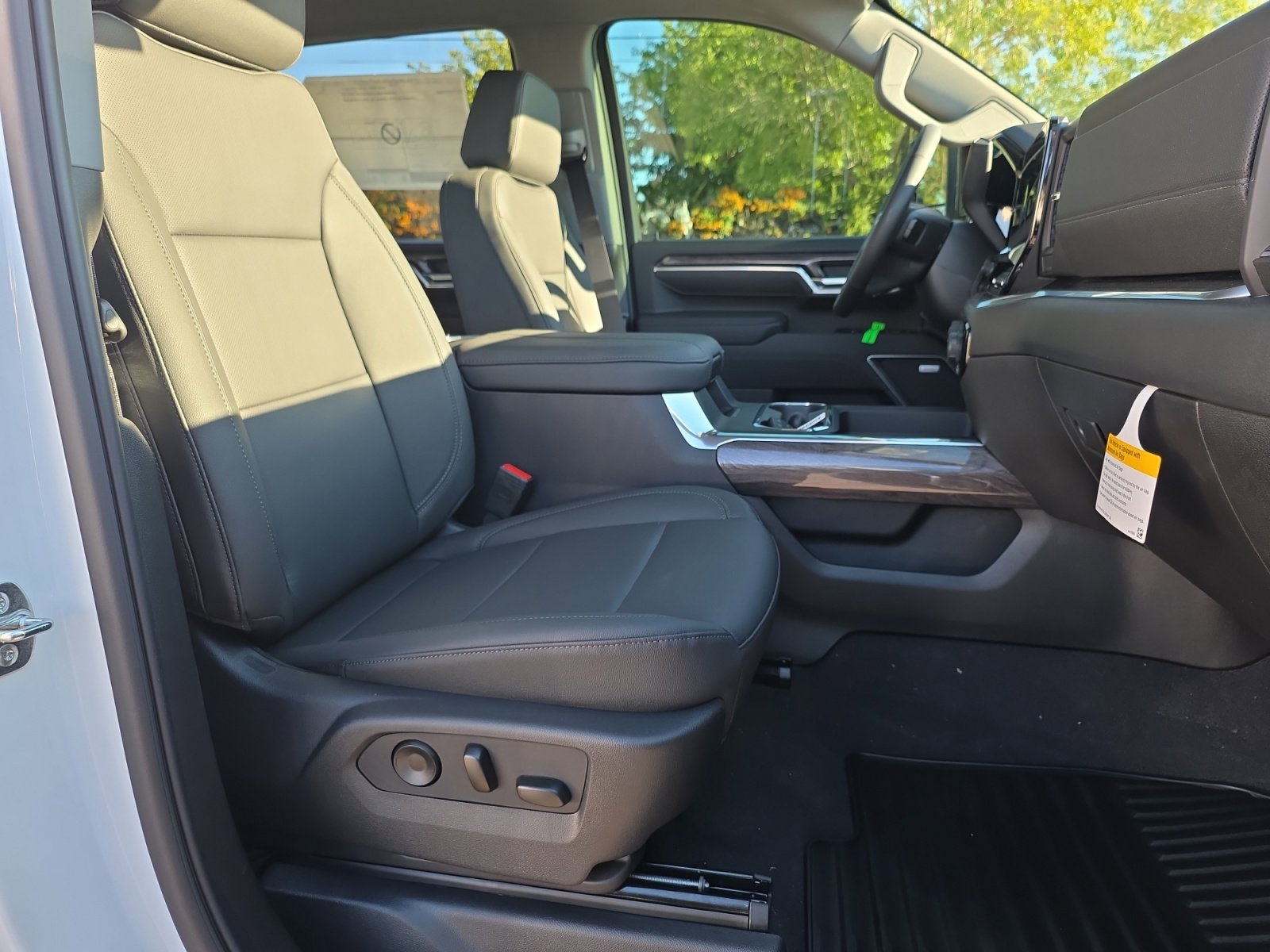 New 2026 Chevrolet Silverado 3500 LTZ w/ LTZ Convenience Package image 25