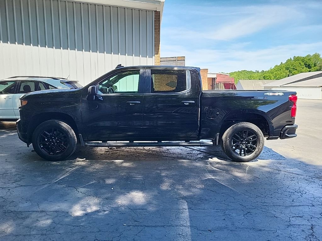 Used 2019 Chevrolet Silverado 1500 Custom w/ Custom Value Package AWD/4WD image 10