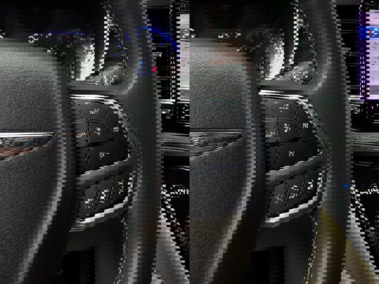 Used 2022 Chrysler Pacifica Limited FWD image 41