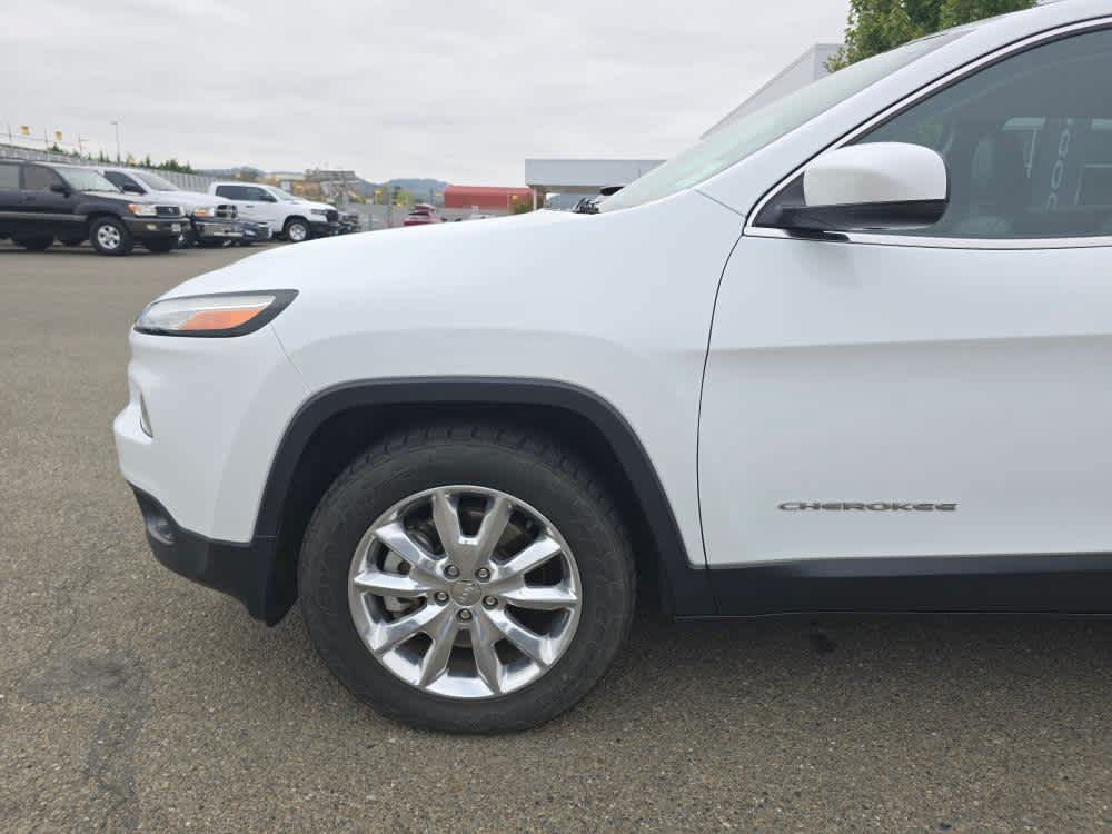 Used 2014 Jeep Cherokee Limited AWD/4WD image 6
