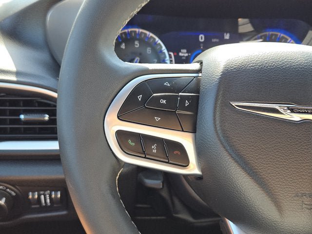 Used 2025 Chrysler Pacifica Select FWD image 30
