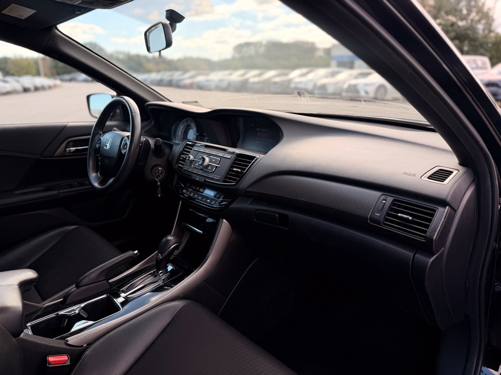 Used 2017 Honda Accord Sport image 25
