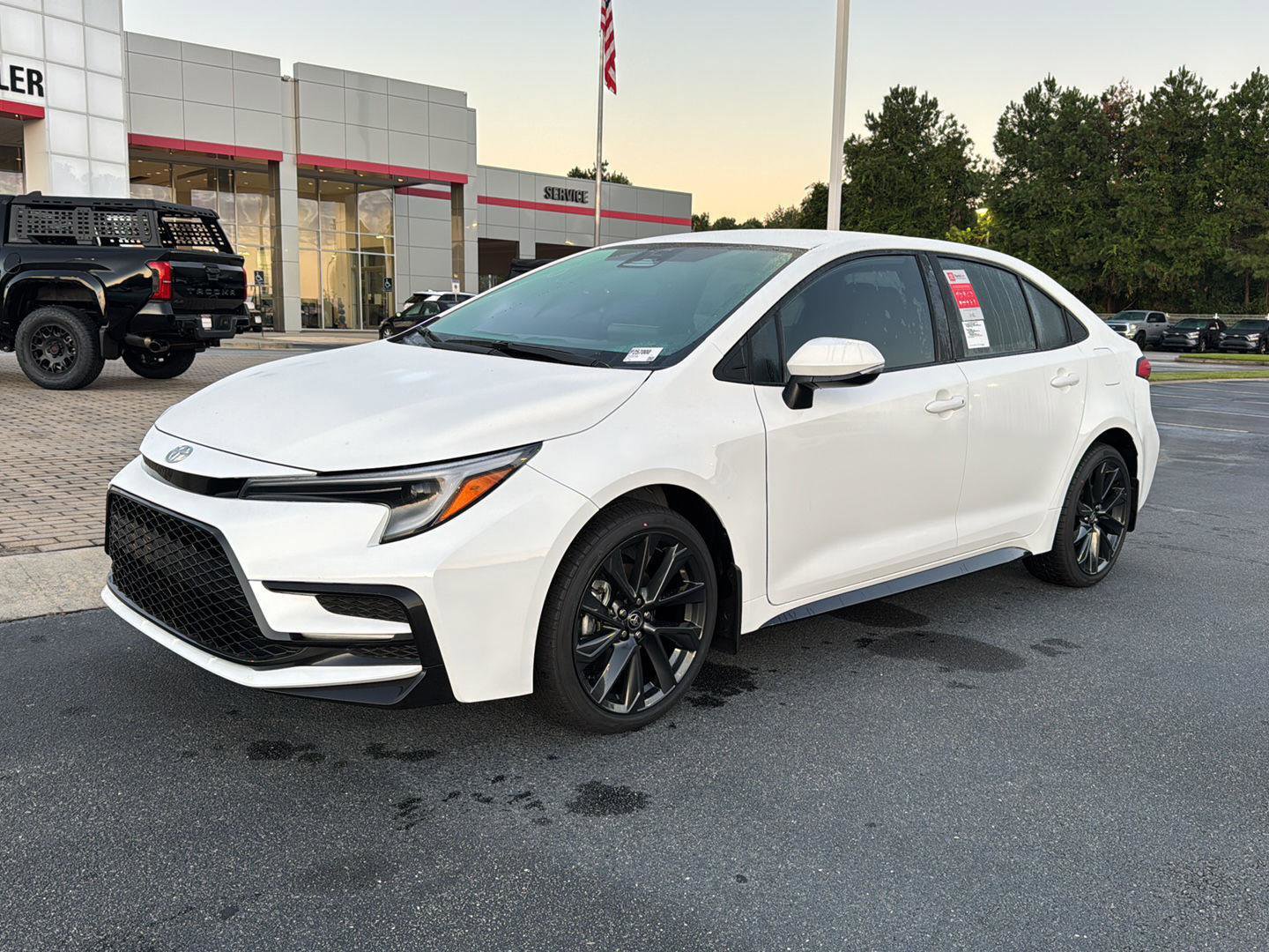 New 2026 Toyota Corolla SE image 2
