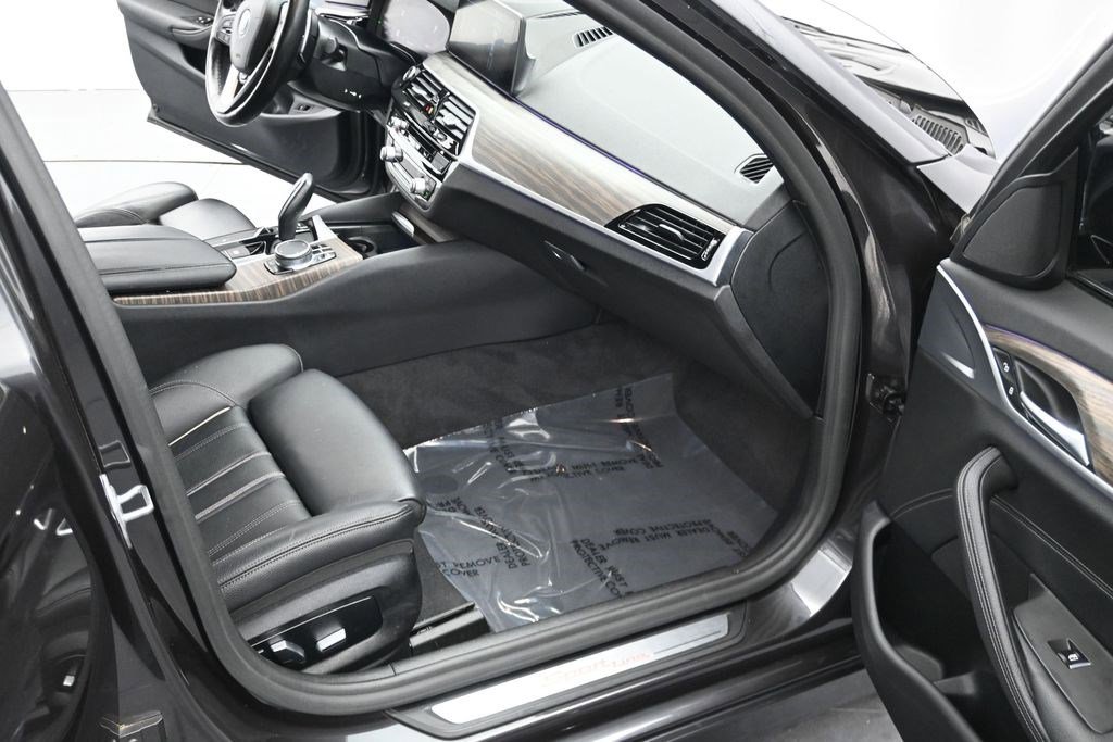 Used 2020 BMW 530i xDrive AWD/4WD image 15