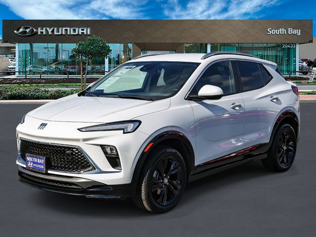 Used 2024 Buick Encore GX Sport Touring image 3