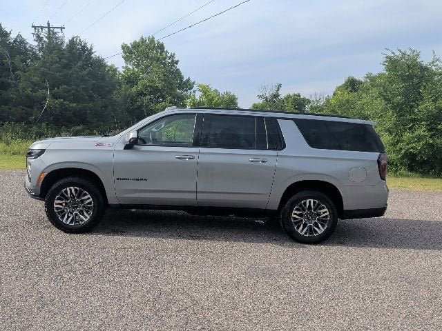 Certified 2025 Chevrolet Suburban Z71 AWD/4WD image 2