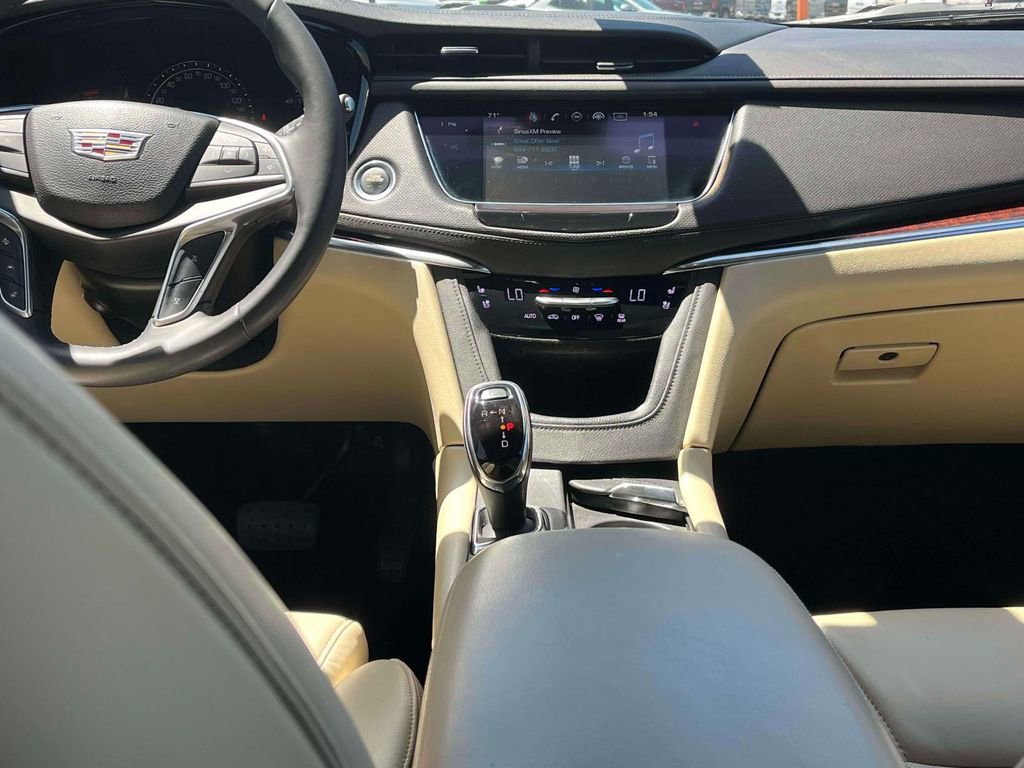 Used 2017 Cadillac XT5 Premium Luxury FWD image 13