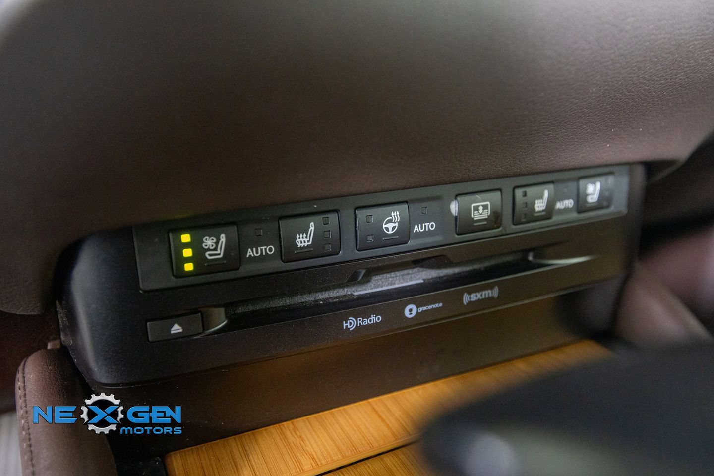Used 2019 Lexus ES 350 w/ Accessory Package FWD image 24
