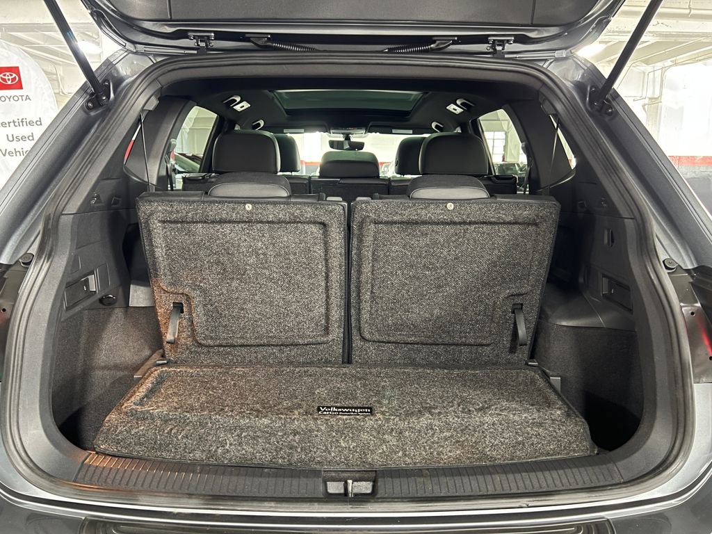 Used 2020 Volkswagen Tiguan SE R-Line w/ 3rd Row Seat Package image 43
