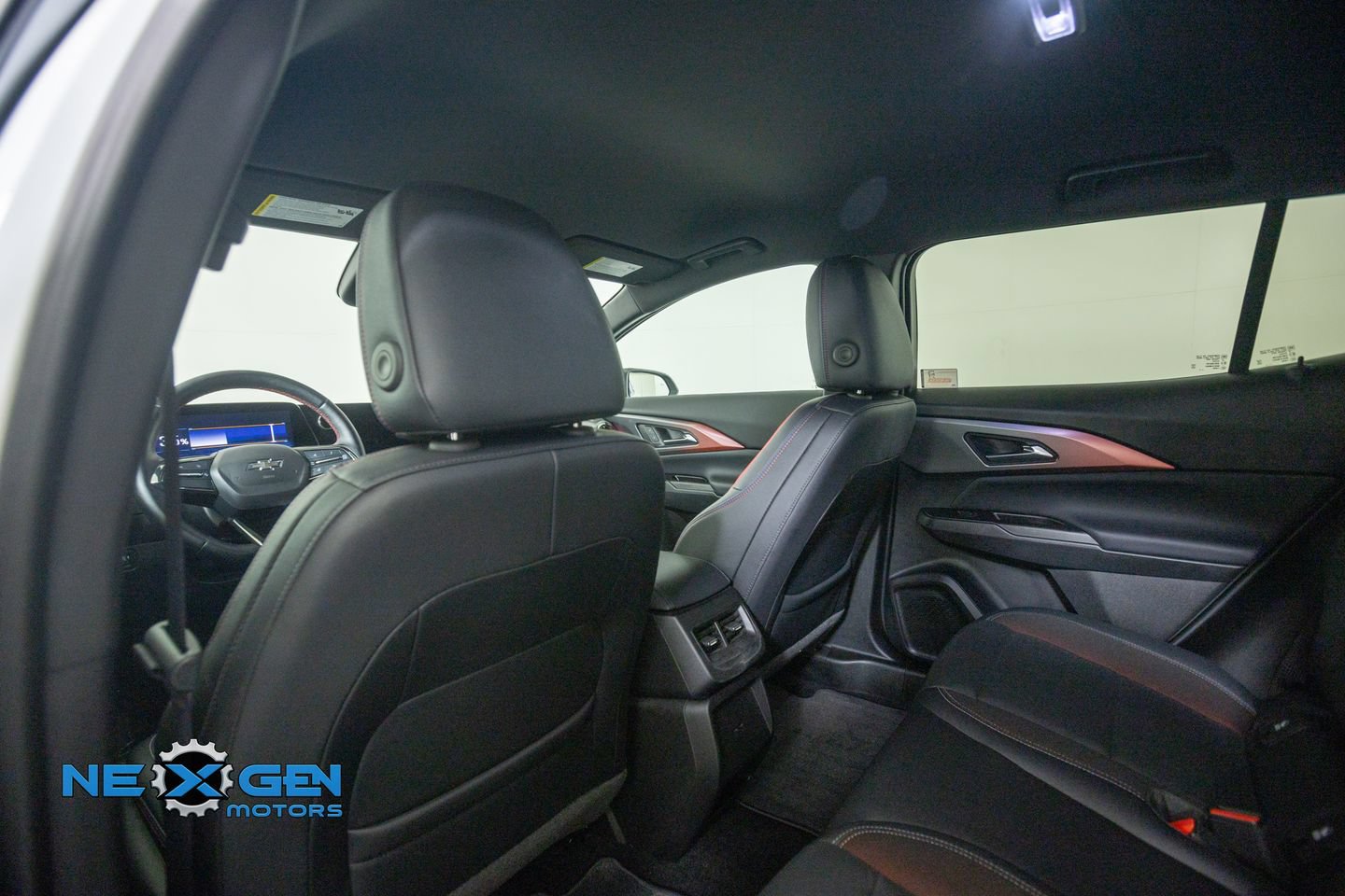 Used 2024 Chevrolet Equinox EV RS FWD image 27