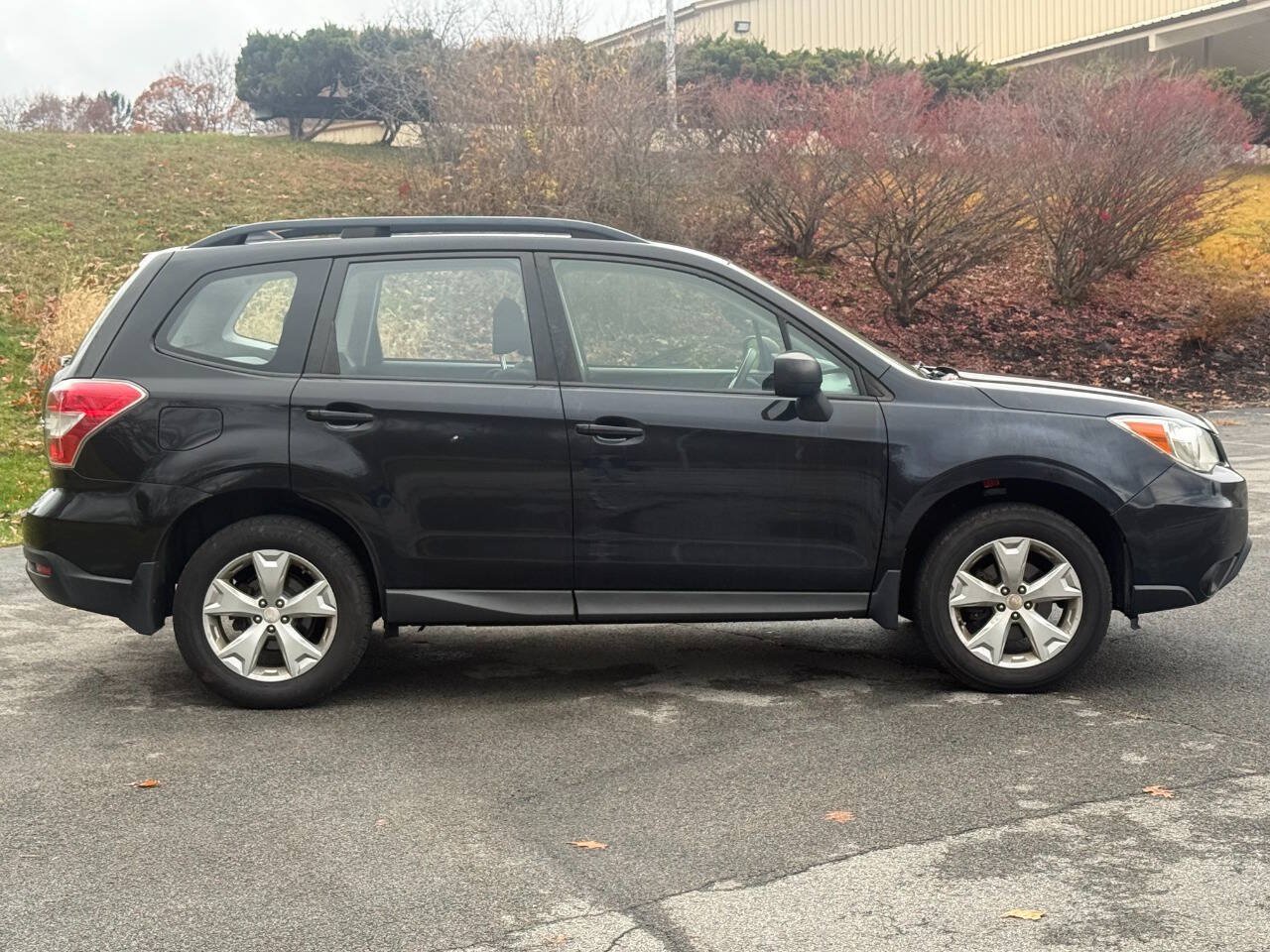 Used 2016 Subaru Forester 2.5i w/ Alloy Wheel Package AWD/4WD image 4