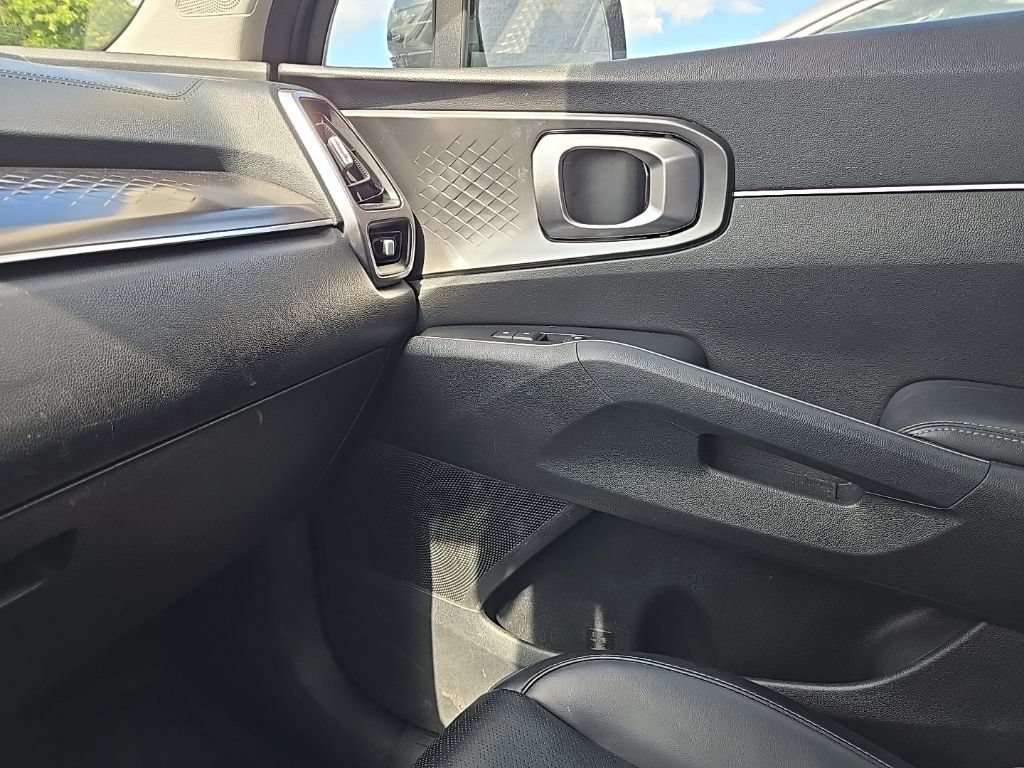 Used 2021 Kia Sorento S FWD image 23