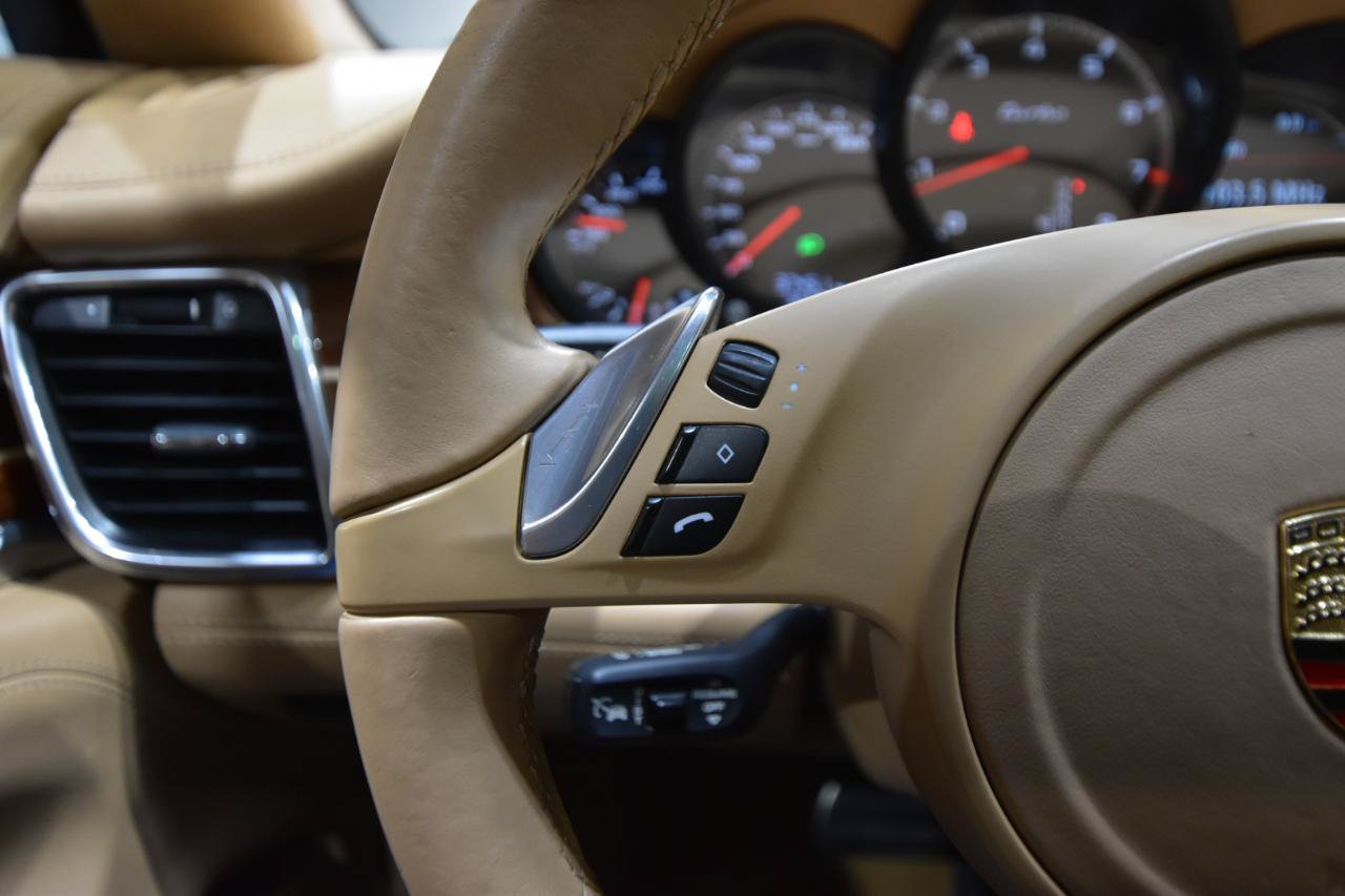 Used 2010 Porsche Panamera Turbo AWD/4WD image 18