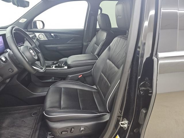 Used 2025 Buick Enclave Avenir w/ Super Cruise Package image 3