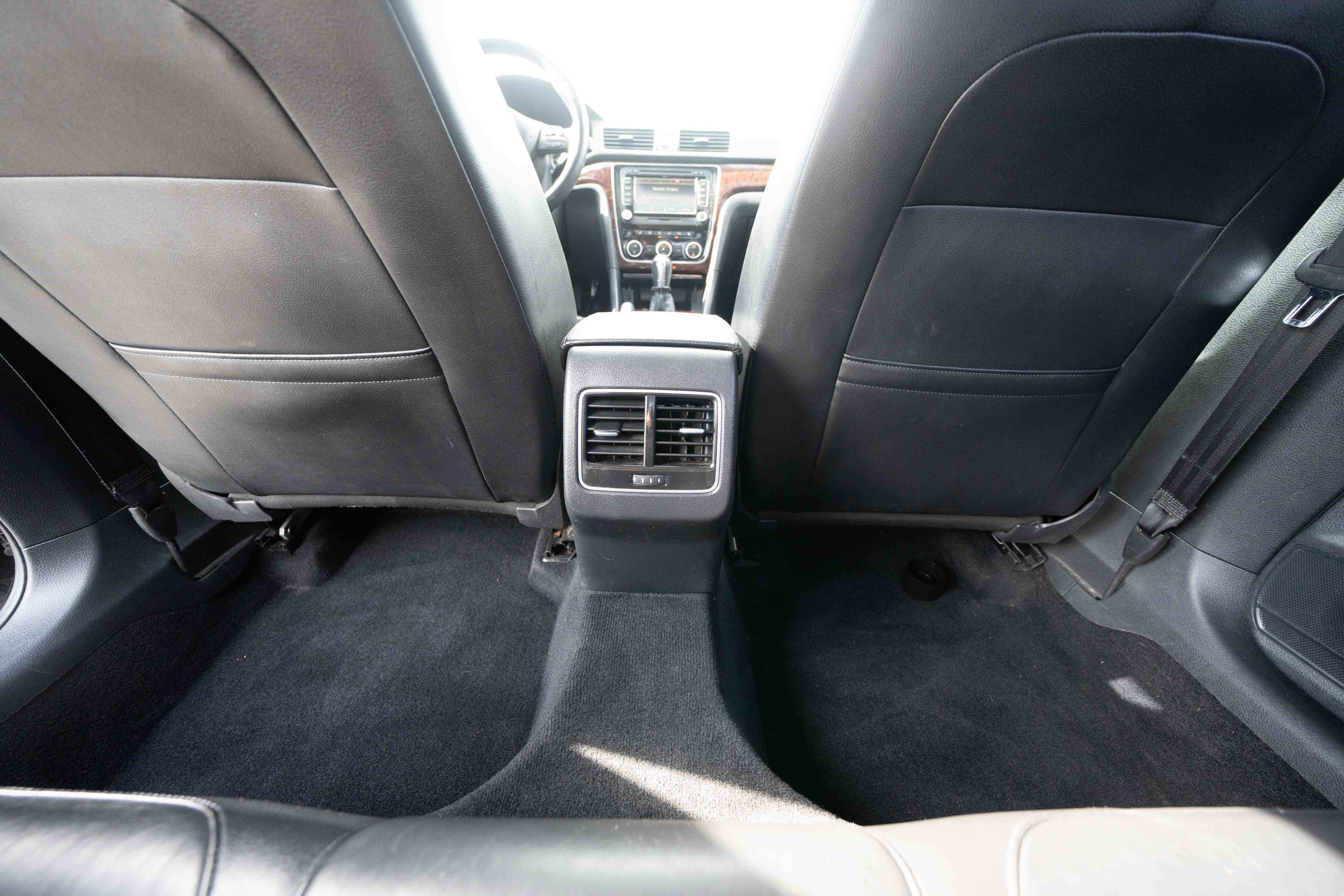 Used 2013 Volkswagen Passat 2.5 SEL Premium FWD image 19